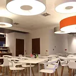 Riva Art & فندق مينتون