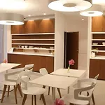 فندق Riva Art & 4*