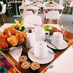 فندق Riva Art & 4*