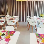 Riva Art & فندق