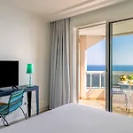Riva Art & فندق مينتون