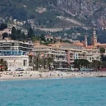Riva Art & فندق
