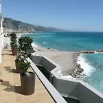 فندق Riva Art & مينتون