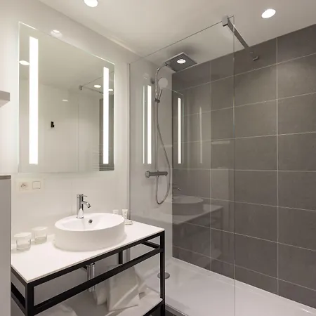 Riva Art & 4* Menton