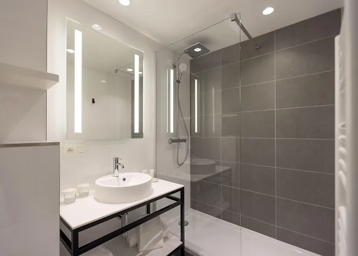 Riva Art&spa 4* Menton